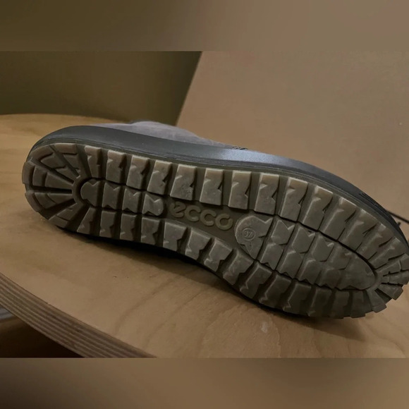 Ecco women 7 Winter Boots rubber soles soft faux fur super comfortable NWOT - Picture 4 of 6